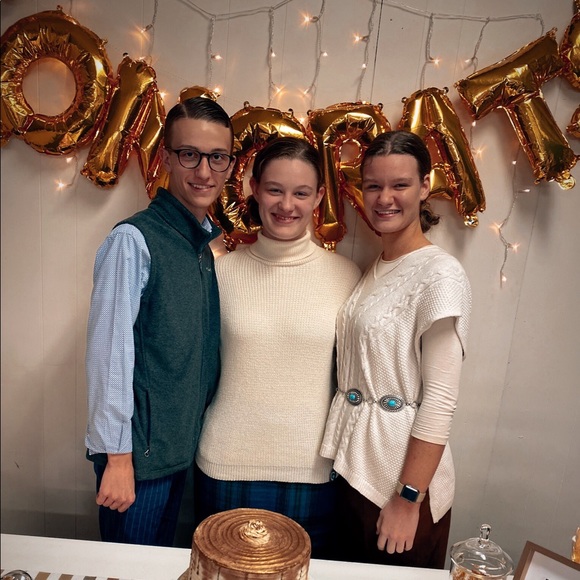 Meet your Posher, Sasha - Picture 6 of 16